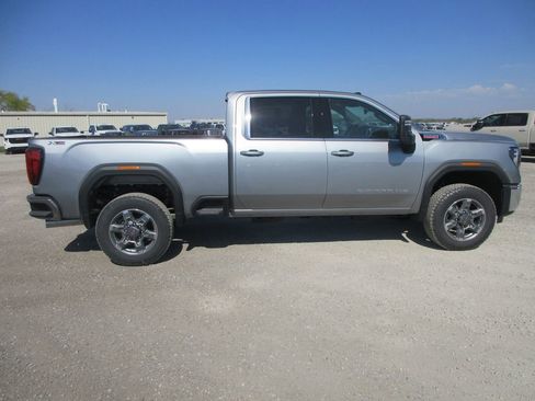 New 2026 GMC Sierra 3500 SLE image 3