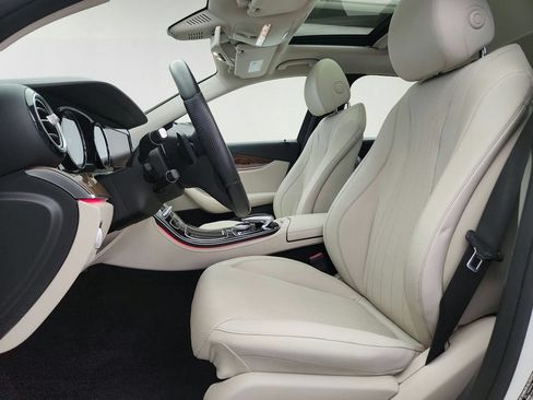 Used 2017 Mercedes-Benz E 300 4MATIC image 11