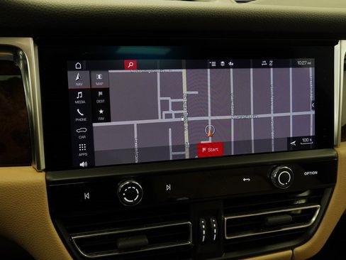 Used 2023 Porsche Macan image 31