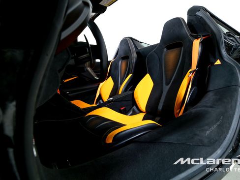 Used 2024 McLaren 750S Spider RWD image 13