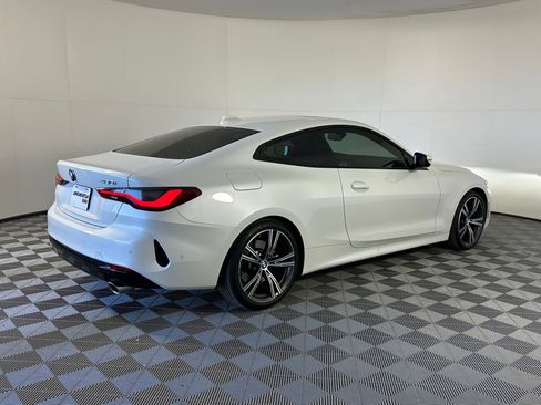 Used 2023 BMW 430i Coupe w/ Premium Package image 7