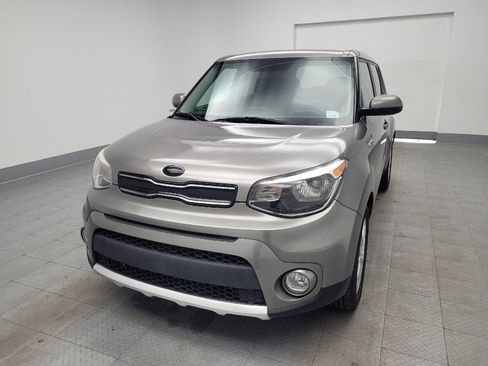 Used 2017 Kia Soul + image 15
