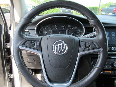 Used 2021 Buick Encore Preferred w/ Safety Package AWD/4WD image 22