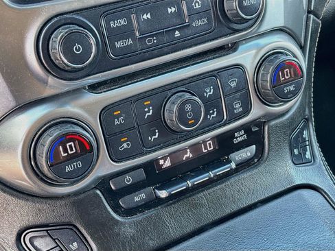 Used 2019 Chevrolet Suburban Premier w/ Premier Plus Edition AWD/4WD image 16