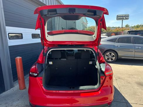 Used 2016 Ford Focus SE FWD image 16