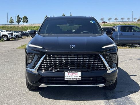 New 2026 Buick Enclave Avenir w/ Super Cruise Package FWD image 4