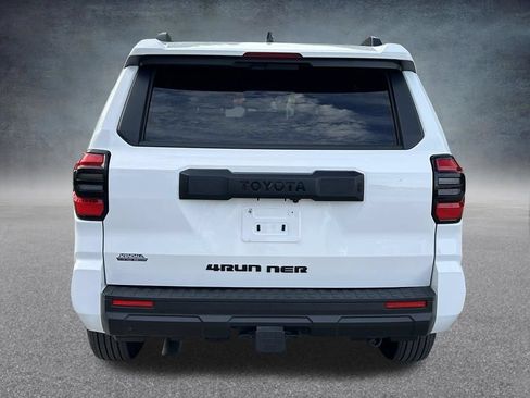 Used 2025 Toyota 4Runner SR5 AWD/4WD image 6