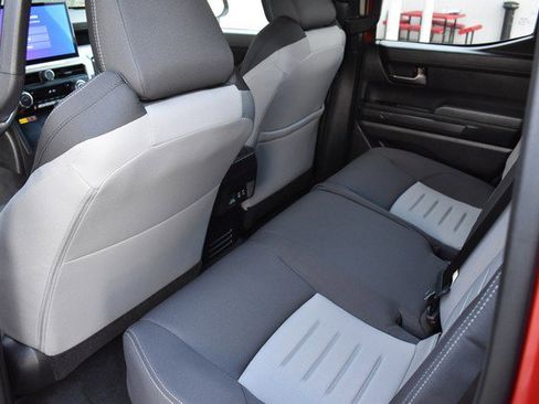 Used 2025 Toyota Tacoma TRD Off-Road image 18