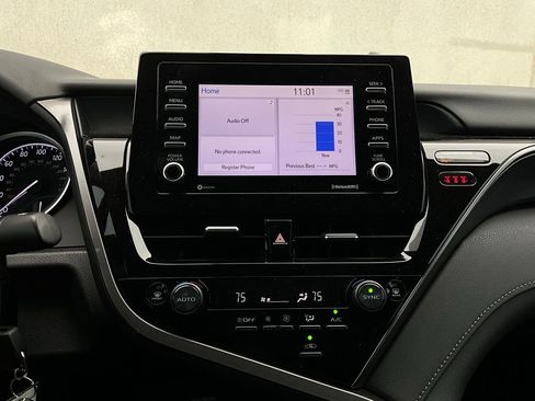 Used 2023 Toyota Camry LE image 24