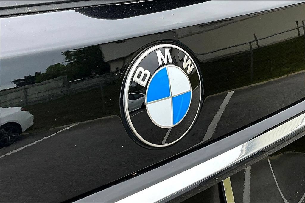 Used 2023 BMW X7 xDrive40i w/ Premium Package AWD/4WD image 21