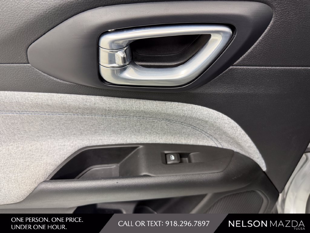 Used 2022 Jeep Compass Latitude AWD/4WD image 34