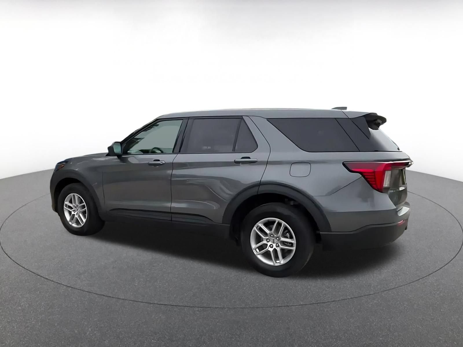 Used 2026 Ford Explorer Active AWD/4WD image 9