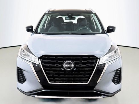 Used 2024 Nissan Kicks SV w/ Interior Electronics Package FWD image 2