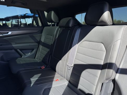 Used 2024 Volkswagen Atlas Cross Sport SEL R-Line image 37