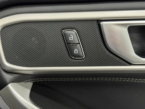 Used 2023 Ford Explorer XLT image 21