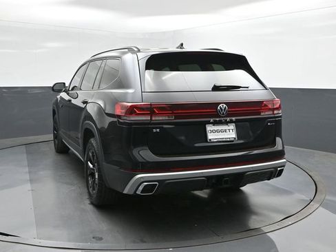 New 2026 Volkswagen Atlas Peak Edition image 5