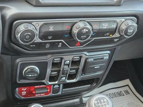 Used 2022 Jeep Gladiator Mojave w/ Trailer Tow Package AWD/4WD image 18