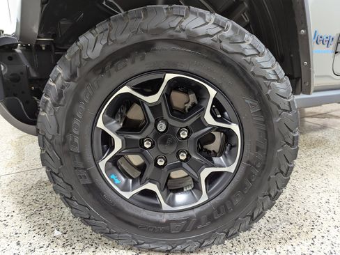 Used 2023 Jeep Wrangler Unlimited Rubicon 4xe w/ Safety Group image 33