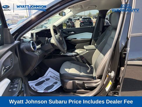 Used 2024 Chevrolet Trax LT FWD image 19