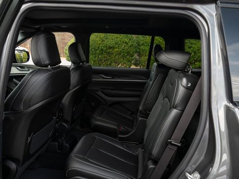 New 2025 Jeep Grand Cherokee L Limited AWD/4WD image 19