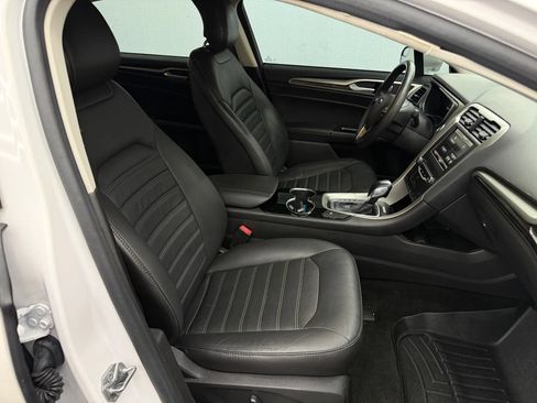 Used 2015 Ford Fusion SE w/ Equipment Group 202A FWD image 6