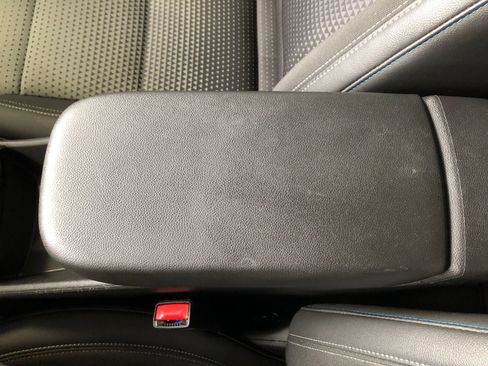Used 2025 Chevrolet Trax LT w/ Driver Confidence Package FWD image 19
