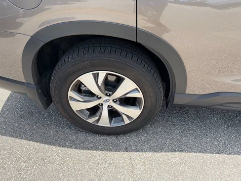 Used 2021 Subaru Ascent Premium w/ Convenience Package AWD/4WD image 5