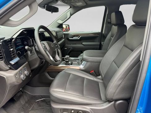 Used 2024 Chevrolet Silverado 1500 RST AWD/4WD image 10