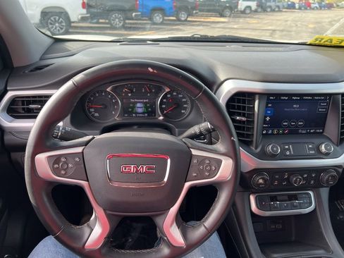 Used 2023 GMC Acadia SLT image 25
