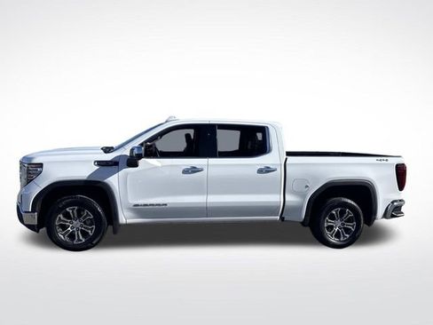 Used 2025 GMC Sierra 1500 SLT image 2