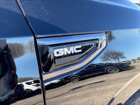 Used 2023 GMC Yukon Denali Ultimate image 10