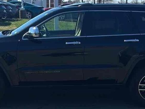 Used 2020 Jeep Grand Cherokee Limited w/ Luxury Group II image 9