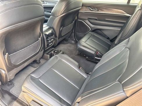 Used 2022 Jeep Grand Cherokee L Limited image 13