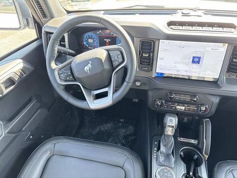 New 2026 Ford Bronco Badlands w/ Sasquatch Package AWD/4WD image 14