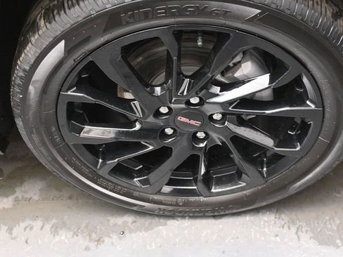 Used 2023 GMC Terrain SLE w/ Driver Convenience Package image 30