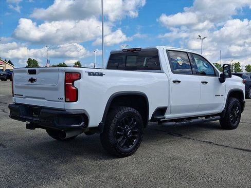 Used 2026 Chevrolet Silverado 2500 LTZ w/ LTZ Plus Package AWD/4WD image 7