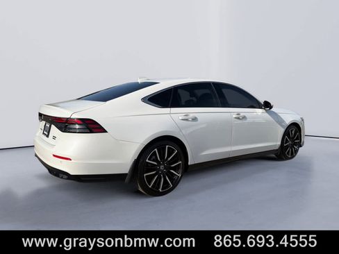 Used 2023 Honda Accord Touring image 3