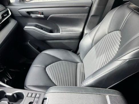 Certified 2023 Toyota Highlander XSE image 27