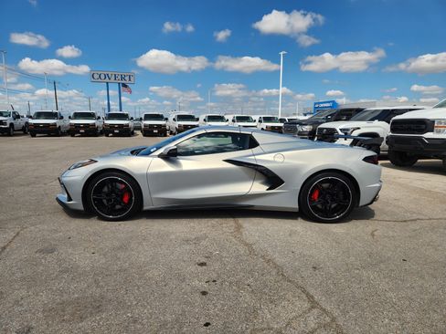 Used 2022 Chevrolet Corvette Stingray Premium Conv w/ Z51 Performance Package RWD image 4