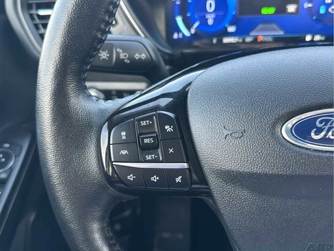 Used 2021 Ford Escape Titanium image 23