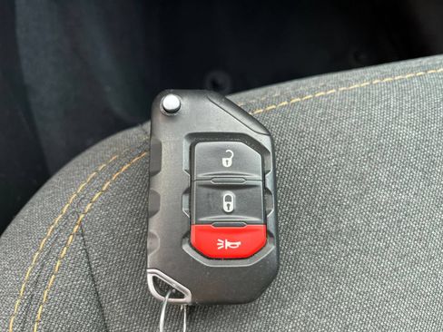 Used 2025 Jeep Wrangler Unlimited Sport AWD/4WD image 20