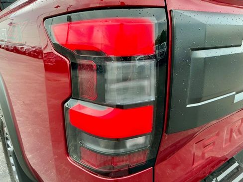 Used 2025 Nissan Frontier PRO-4X image 14