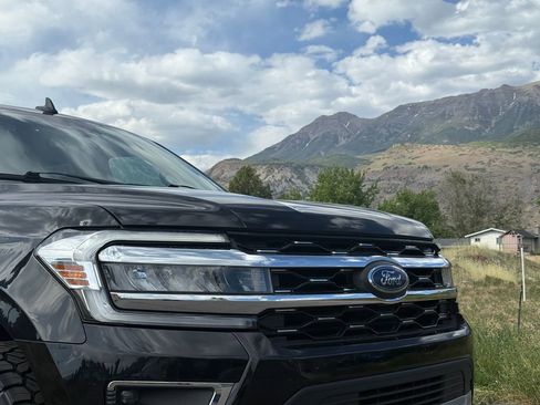 Used 2024 Ford Expedition Limited AWD/4WD image 17