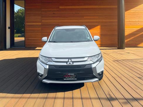 Used 2016 Mitsubishi Outlander SEL image 2