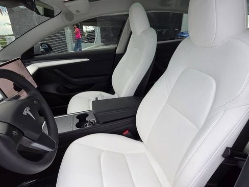 Used 2023 Tesla Model 3 Standard Range RWD image 18