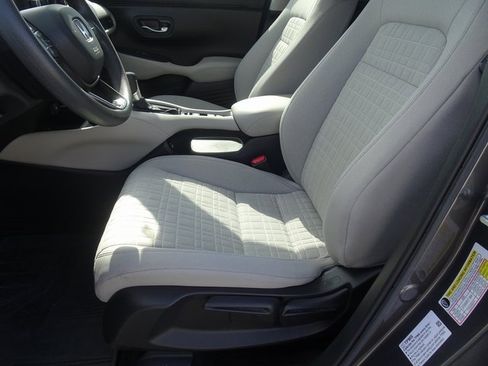 Used 2023 Honda HR-V LX image 7