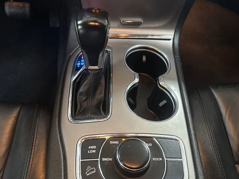 Used 2022 Jeep Grand Cherokee Limited AWD/4WD image 18