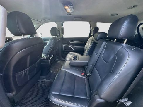 Used 2021 Kia Telluride LX AWD/4WD image 23