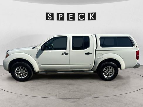 Used 2016 Nissan Frontier SV AWD/4WD image 2