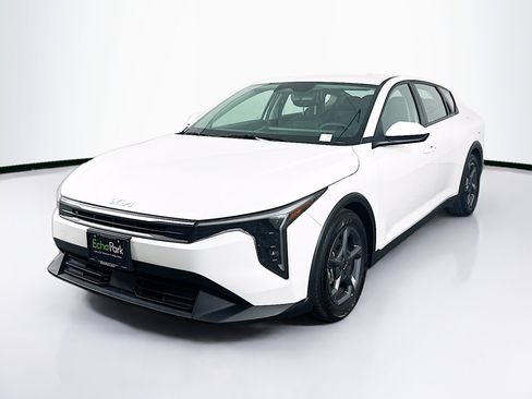 Used 2025 Kia K4 FWD image 3